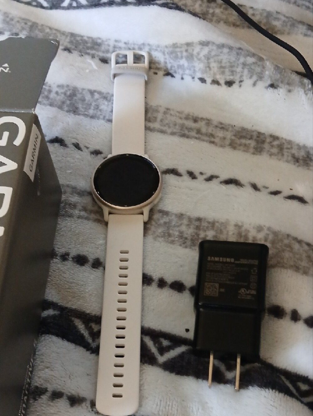 garmin white and rose gold vivoactive 5 GPS Fitness Smartwatch New Open Box. - Picture 5 of 6
